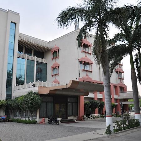 Jabali Palace Hotel Jabalpur Exterior foto