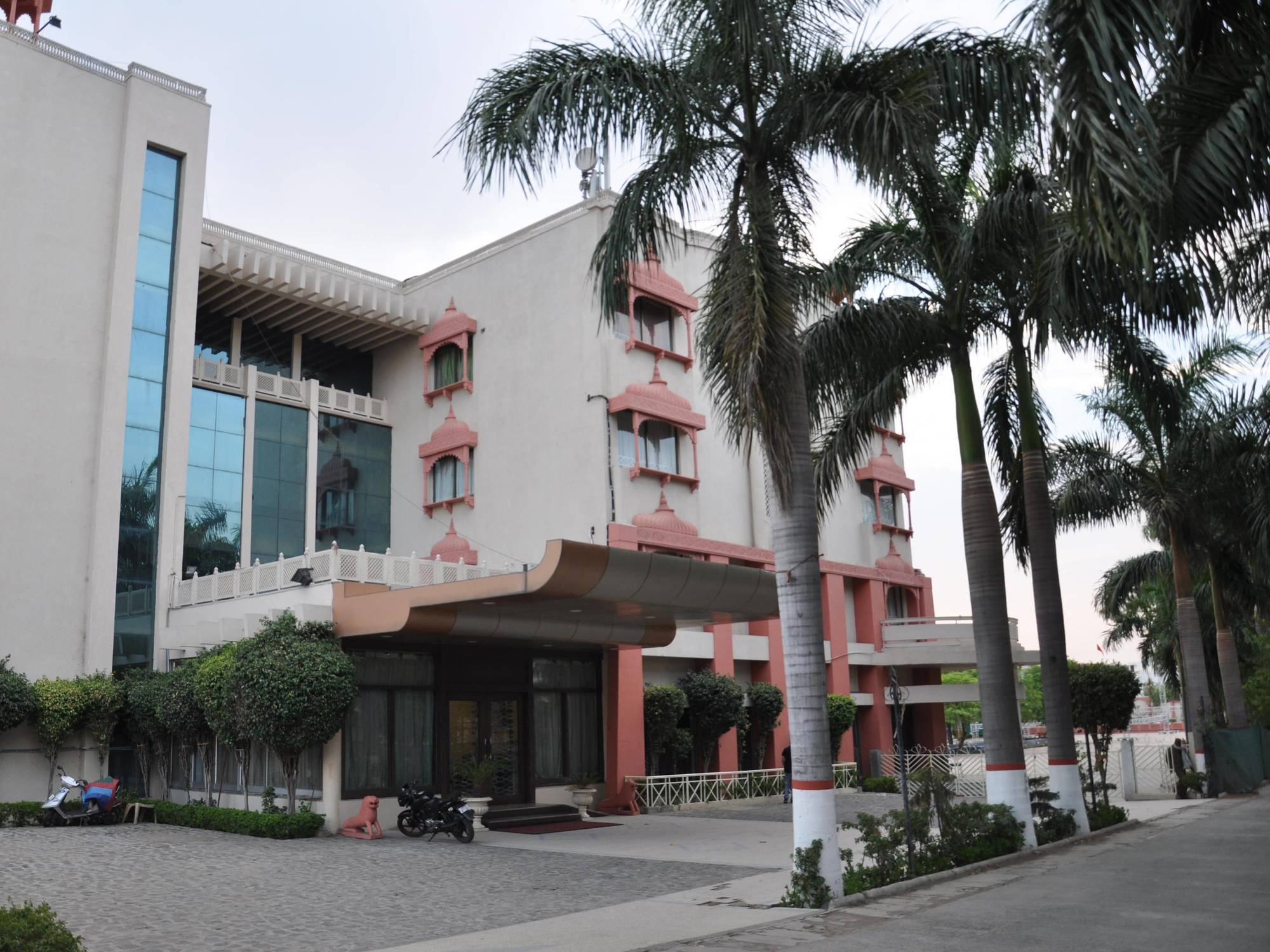 Jabali Palace Hotel Jabalpur Exterior foto